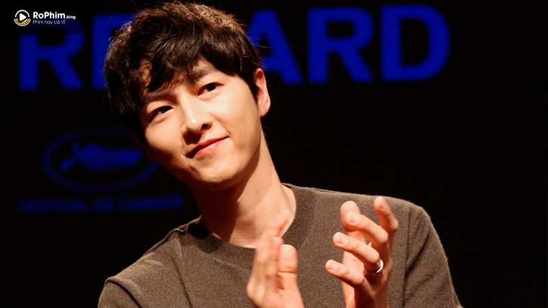 Nam tài tử Song Joong Ki xuất hiện trên talk show “Hello, I’m Choi Hwa Jung”
