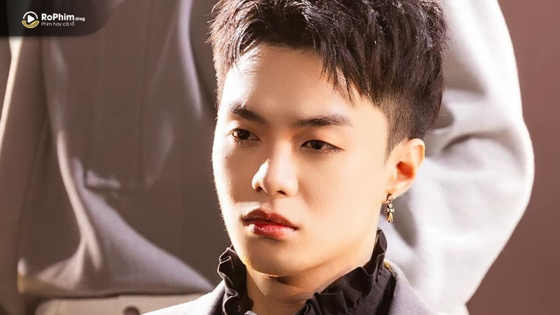 Chân dung cận cảnh Negav biểu diễn đầy năng lượng tại concert Anh Trai Say Hi Hà Nội.