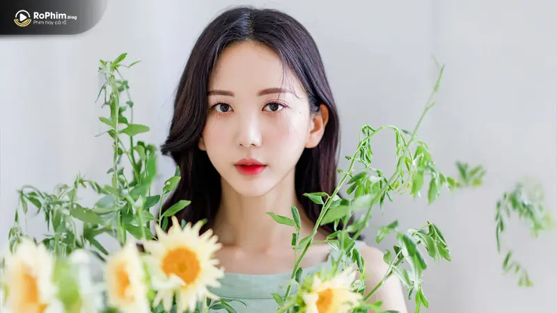 Công chúng bày tỏ niềm tiếc thương đối với sự ra đi của nữ MC