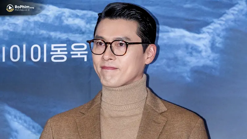 Hyun Bin cũng bày tỏ sự biết ơn với Son Ye Jin vì động viên anh vượt qua áp lực khi quay Harbin