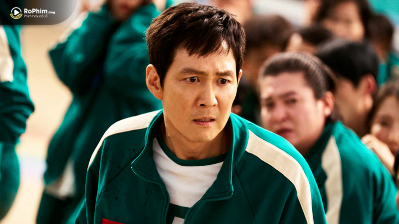 Lee Jung Jae từng bị bắt vì lái xe khi say rượu hai lần vào năm 1999 và 2002