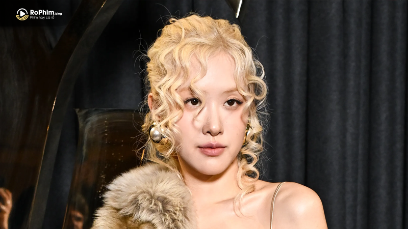Rosé bày tỏ sự biết ơn đối với năm 2024)