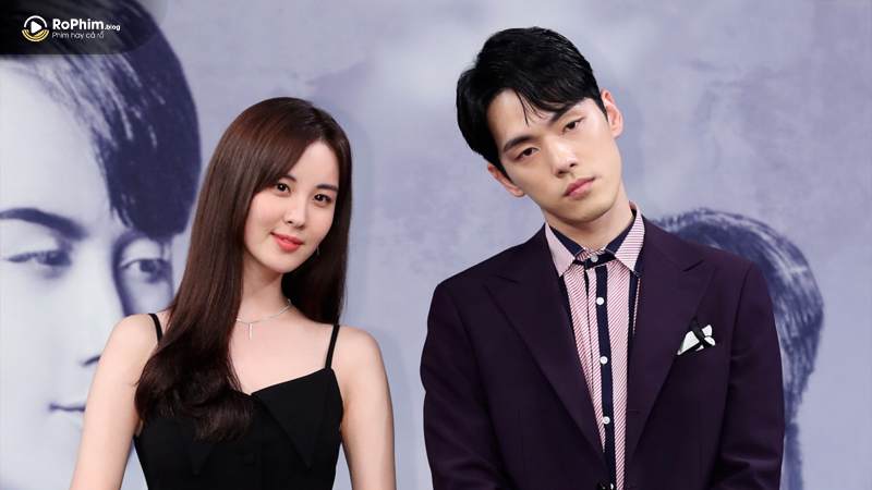 Kim Jung Hyun xa lánh Seohyun - SNSD ngay trong họp báo sự kiện