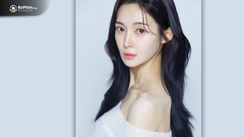 Trong hơn một năm qua, Ahreum liên tục gây chú ý với những ồn ào xoay quanh đời tư