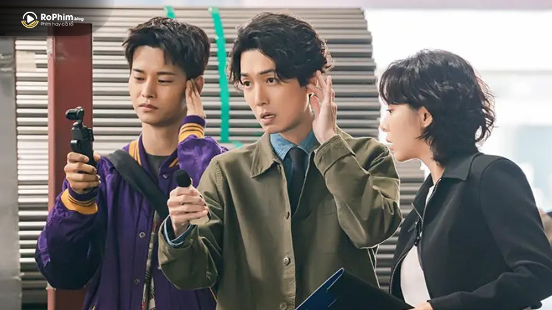Bộ ba trái ngược tạo nên hàng loạt tình huống dở khóc dở cười
