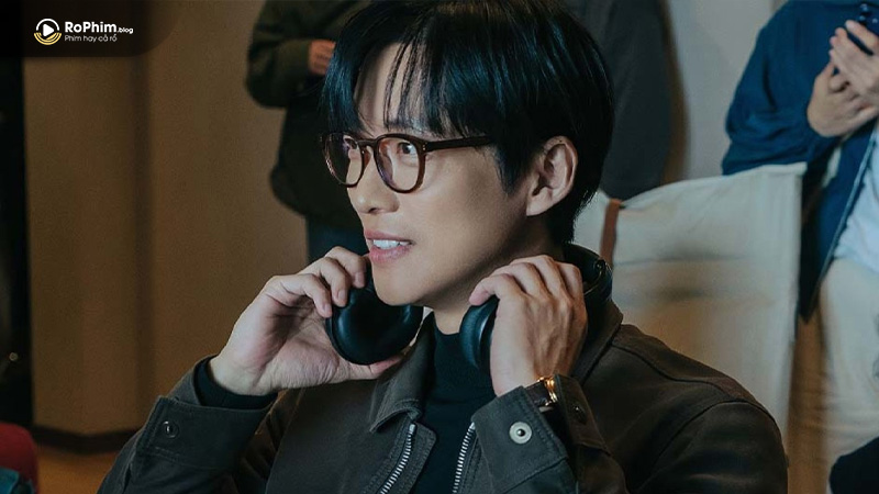 Namkoong Min hóa thân đạo diễn nội tâm Lee Je Ha đầy mâu thuẫn trong Our Movie cảm xúc.