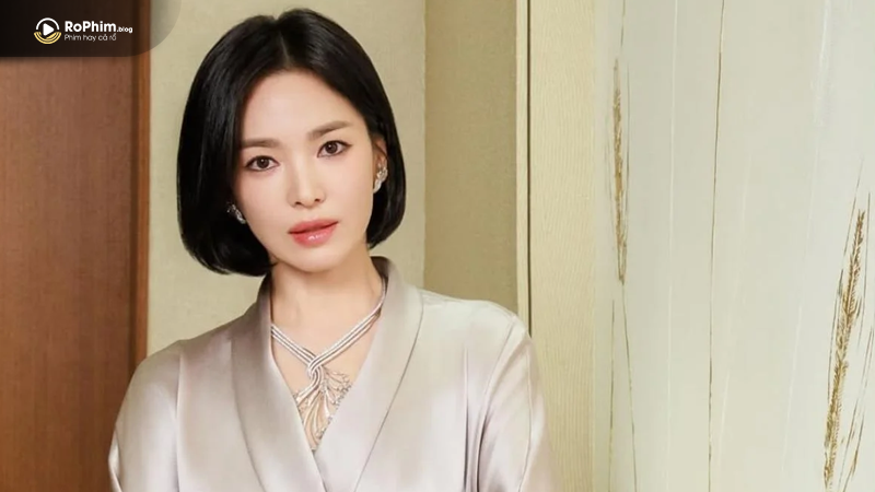 Hiện tại, Song Hye Kyo vẫn độc thân và ngày càng thăng hạng nhan sắc