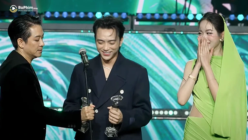 Khoảnh khắc ngại ngùng của Hoa hậu Thanh Thủy khi nhìn Soobin đáng yêu, fan muốn 'chèo thuyền' cặp đôi.