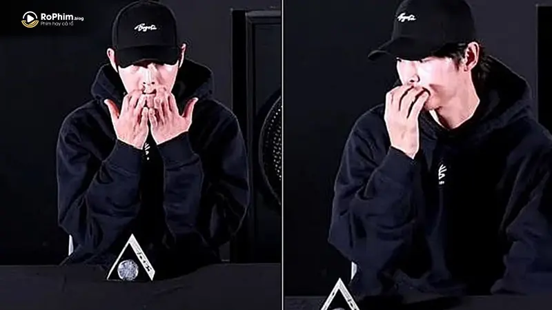 Khoảnh khắc Song Joong Ki xúc động trong buổi giao lưu, bày tỏ lòng biết ơn khi bộ phim vẫn được công chiếu.